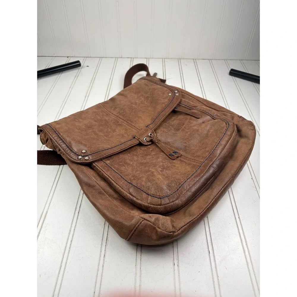 The Sak Ventura Vintage Y2K Brown Distressed Leather Convertible Backpack Bag